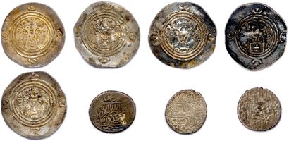 null Lot de huit monnaies islamiques dont 5 dirhams du Royaume des Perses Sassanides...
