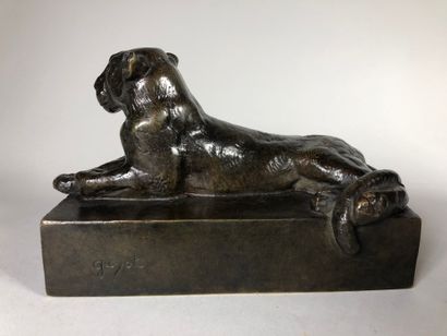 null Georges Lucien GUYOT (1885-1973)

Panthère couchée sur base.

Epreuve en bronze...