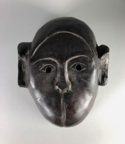 null Imposant masque de singe.

Népal.

34 x 28 cm

Masque d’une belle patine noire...