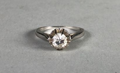 null Ring in 18K white gold (750°/°°) set with a solitaire diamond. 

Finger size:...