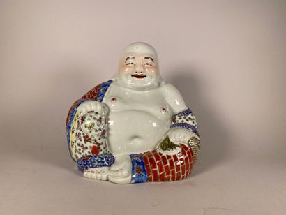 Bouddha riant en porcelaine famille rose...
