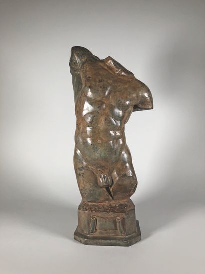 null Pierre CHENET (XXe siècle)

Buste d'homme.

Epreuve en bronze à patine brun...