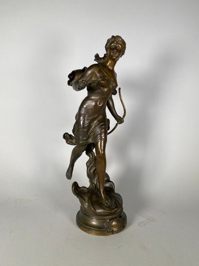 null Hippolyte MOREAU (1852-1927)

"Diane chasseresse".

Epreuve en bronze à patine...