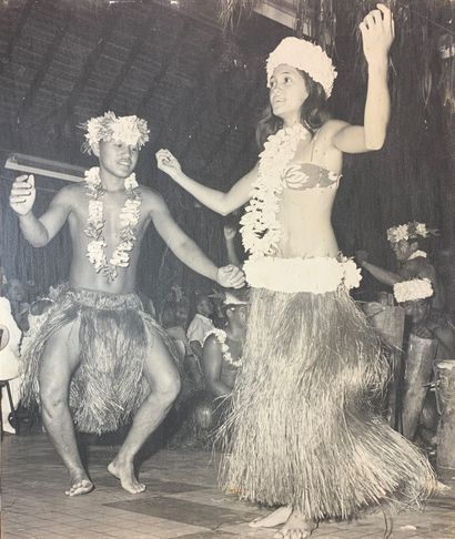 null Adolphe SYLVAIN (1920-1991) (attribué à)

Danseurs tahitiens et Rivage.

Deux...