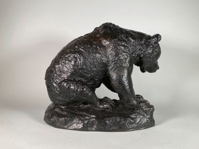 null Edward KEMEYS (1843-1907)
Brown bear.
Proof in bronze with a shaded brown patina....