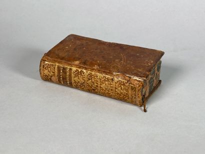null Parisian almanac for foreigners and curious people for the year 1785, in Paris...