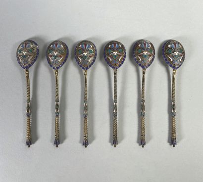 null Six vermeil and cloisonné enamel teaspoons. Moscow. Late 19th century.
Russian...