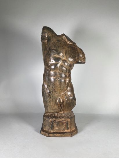 null Pierre CHENET (XXe siècle)
Buste d'homme.
Epreuve en bronze à patine brun-vert...
