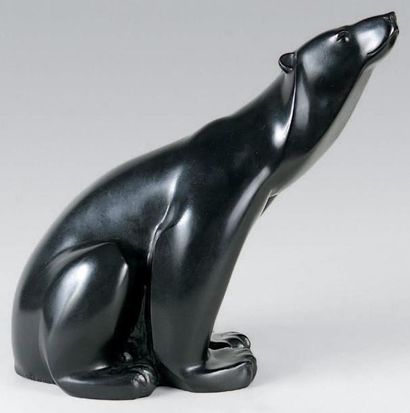 Armand Petersen (1891-1969) L'ours polaire. Epreuve en bronze à patine Noire. Fonte...