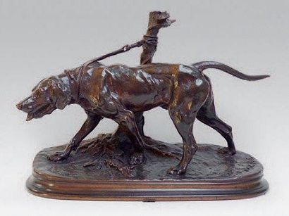 Pierre-Jules Mene (1810-1879) Chien limier. Epreuve en bronze à patine brun nuancé....
