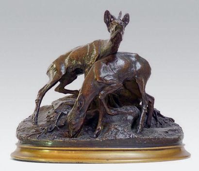 PIERRE JULES MÈNE (1810 - 1879) Les chevreuils. Epreuve en bronze à patine brun nuancé....