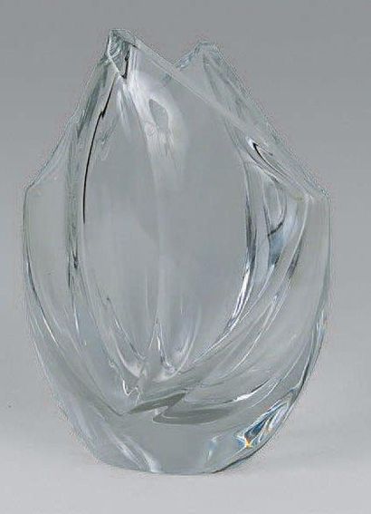 BACCARAT Vase en cristal. Haut.: 22 cm.