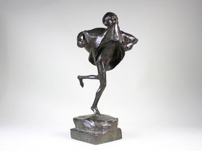 Paul LANDOWSKI (1875-1961) Le voleur d'oranges. Epreuve en bronze à patine brun nuancé...