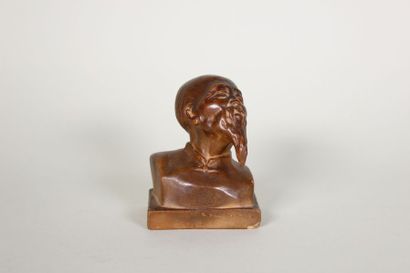 Gaston HAUCHECORNE (1880 - 1945) Sage chinois. Sculpture d'édition en terre cuite...