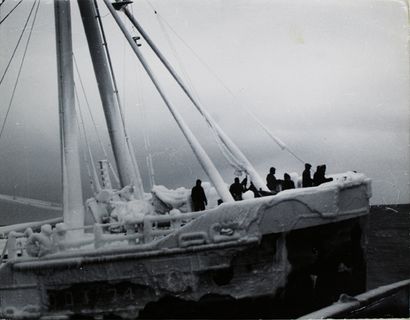 null Vues du Labrador.
3 photographies argentiques Sheverville. L'une porte un cachet...