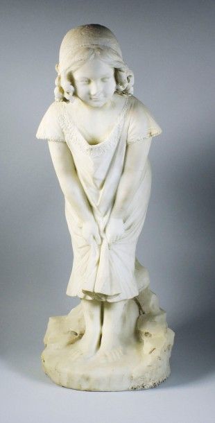 DUPONT 
La fillette.
Sculpture en marbre signée.
Haut.: 57 cm.