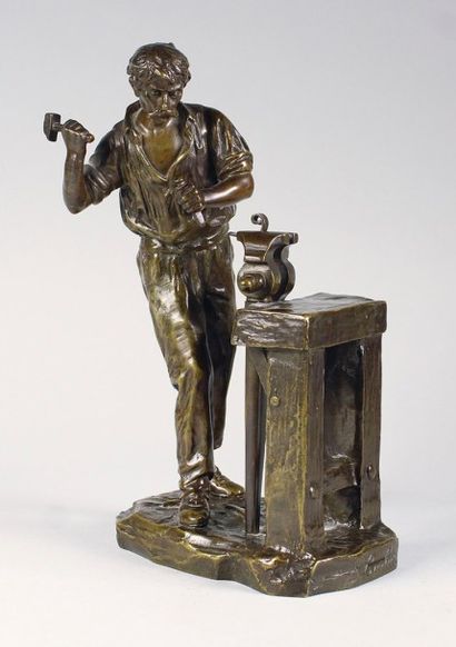 Emile - Joseph CARLIER (1849 - 1927) 
Le forgeron.
Epreuve en bronze à patine brun...