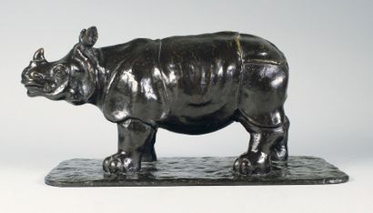 Ecole du XIXe 
Rhinocéros.
Epreuve en bronze à patine brun nuancé. Fonte d'édition...
