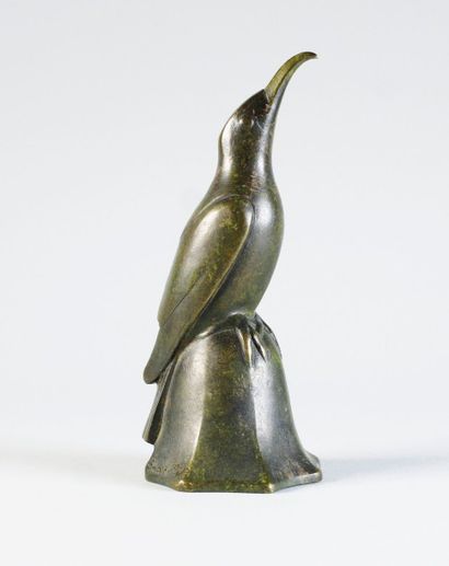 Edouard Marcel SANDOZ (1881 - 1971) 
Oiseau bleu, sonnette.
Epreuve en bronze à patine...