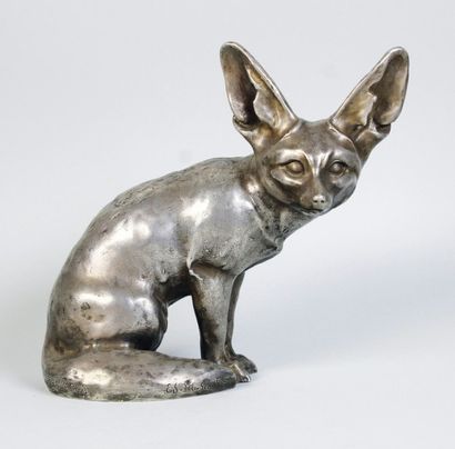 Edouard Marcel SANDOZ (1881 - 1971) 
Fennec assis.
Epreuve en bronze à patine vieil...