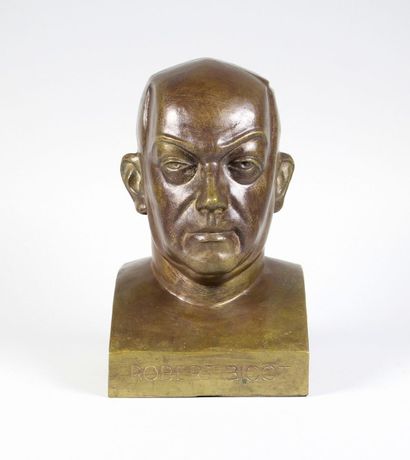 Jan MARTEL (1896 - 1966) 
Buste de Robert Bigot.
Epreuve en bronze à patine vieil...