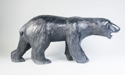 Jorge BORRAS (né en 1952) 
Ours polaire.
Epreuve en bronze à patine noir gris. Fonte...