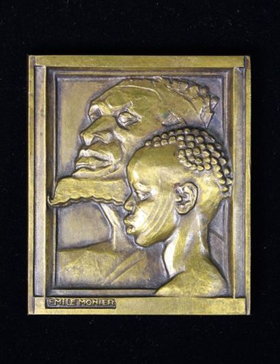 Émile Adolphe MONIER (1883 - 1970) Médaille rectangulaire en bronze à patine brun...