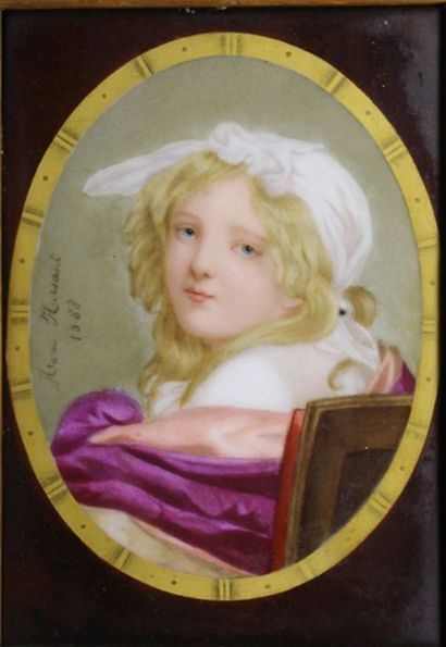 Marie HERSANT 
Portrait de jeune fille, 1883.
Peinture sur porcelaine signée et datée.
Vue:...