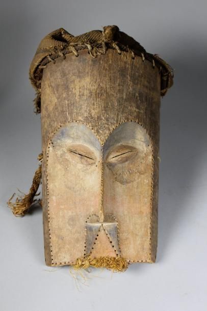 null Masque Kota en bois sculpté, Gabon.
Haut.: 30 cm
