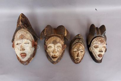 null Ensemble de quatre masques, Gabon, Style Punu