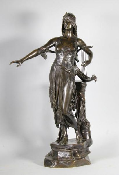 Edouard DROUOT (1859 - 1945) 
Femme orientale.
Epreuve en bronze à patine brun foncé...