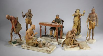 Travail français du XIXe siècle 
Rare ensemble de sept figurines en terre cuite figurant...