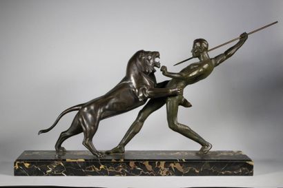 Jacques LIMOUSIN (XXe -XXIe siècle) 
Chasseur au lion.
Epreuve en métal à patine...