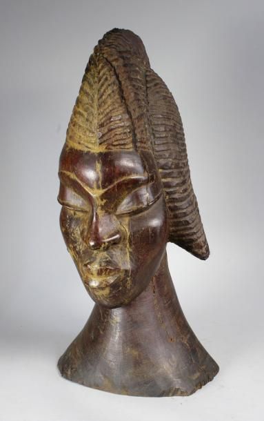 Charles-Alphonse COMBES (dans le goût de) (1891 - 1968) 
Tête d'africaine.
Sculpture...