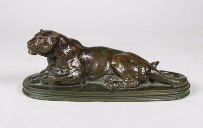 Antoine-Louis BARYE (1795-1875) 
Panthère couchée
Epreuve en bronze à belle patine...