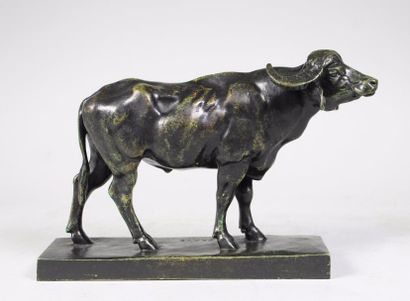 ANTOINE-LOUIS BARYE (1796-1875) 
Le buffle d'eau.
Epreuve en bronze à patine brun...