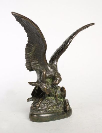 ANTOINE-LOUIS BARYE (1796-1875) 
Milan emportant un lièvre.
Epreuve en bronze à patine...