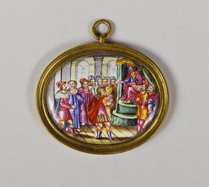 null Médaille ovale en cuivre émaillé à décor d'une scène d'audience médiévale. Montée...