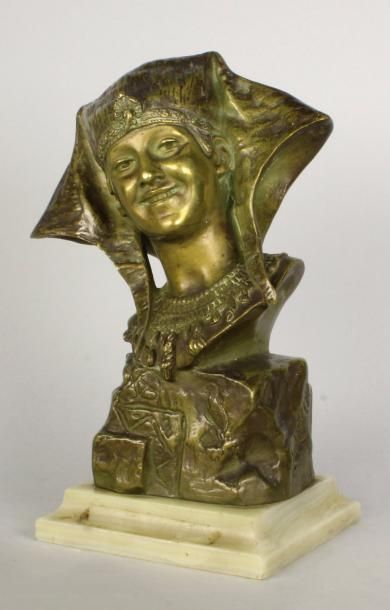 Louis Hottot (1829 - 1905) L'égyptienne.
Epreuve en bronze à patine brun nuancé vert....