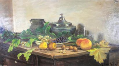 Jean LÉON (1893 - 1985) Nature morte aux raisins et aux poires.
Huile sur toile signée...