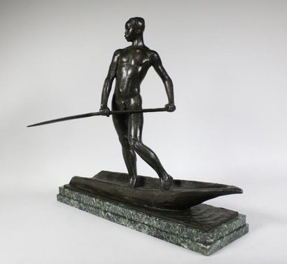ARTHUR DUPAGNE (1895-1961) Le piroguier. Rare et belle épreuve en bronze à patine...