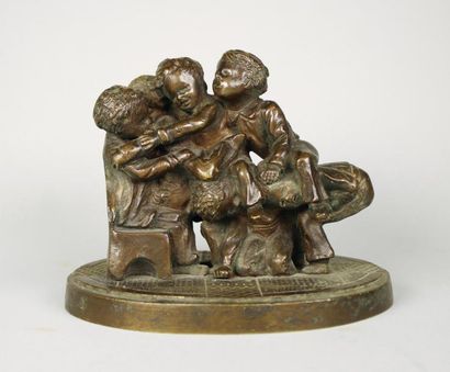 École Française du XIXe siècle Les enfants farceurs.
Epreuve en bronze à patine brun...