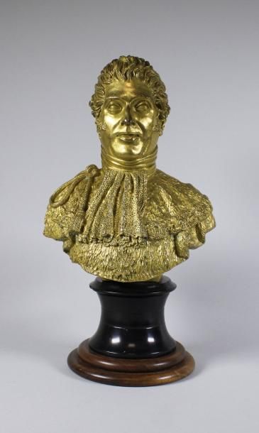 ECOLE DU XIXE SIÈCLE DANS LE GOÛT DE FRANÇOIS JOSEPH BOSIO (1768-1845) Buste de Charles...