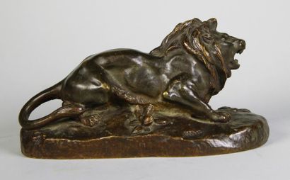 MILET (XIXE - XXE SIÈCLE) Lion assis rugissant.
Epreuve en bronze à patine brun nuancé.
Fonte...