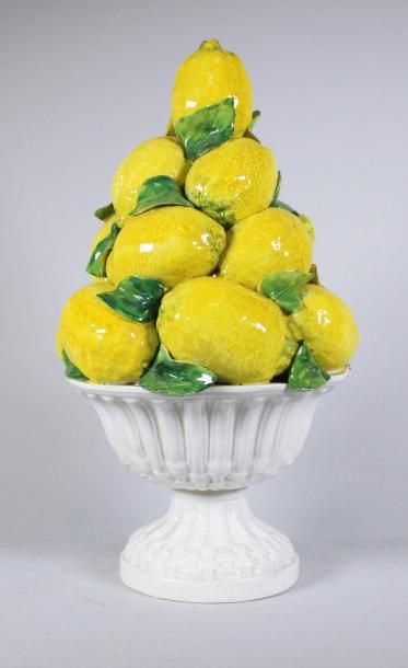null Pot à citron en barbotine émaillée. Italie xxe siècle.
Haut.: 40 cm