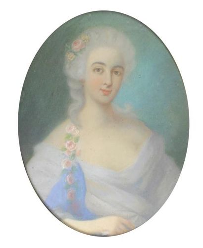 École FRANÇAISE du XVIIIe siècle Portrait d'une jeune femme.
Pastel à vue ovale.
Vue:...