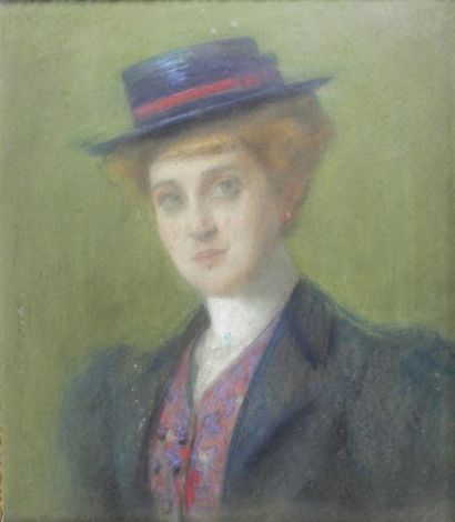 École FRANÇAISE du XXe siècle Portrait de femme au gilet rouge.
Pastel.
Vue: 59 x...