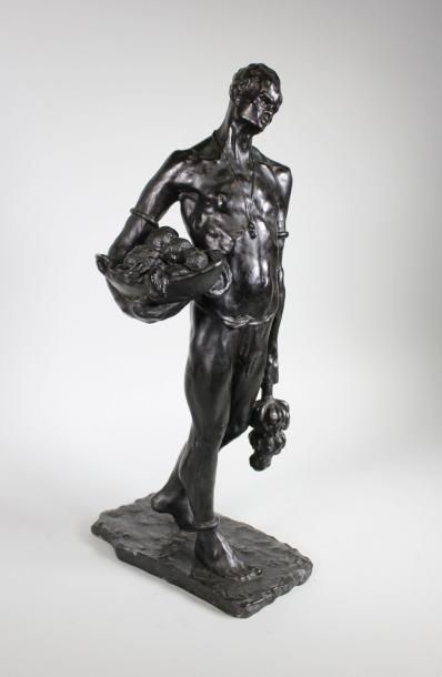 Alfredo PINA (1883-1966) Le Porteur de Bananes.
Rare épreuve en bronze à patine noire....