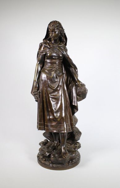EUTROPE BOURET (1833 - 1906) Jeune paysanne.
Epreuve en bronze à patine brun nuancé....
