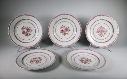 null Compagnie des Indes, XVIIIe siècle
Ensemble de cinq assiettes en porcelaine...